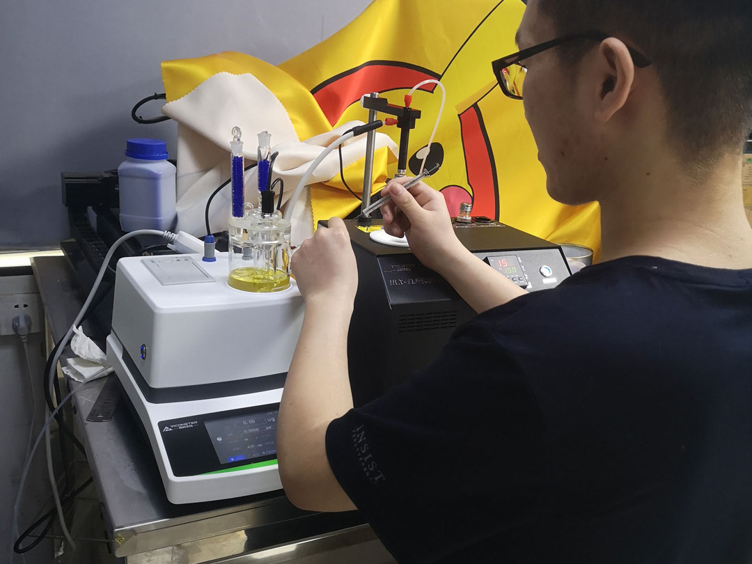 維科美拓卡爾費(fèi)休水分測(cè)定儀客戶現(xiàn)場(chǎng)實(shí)拍